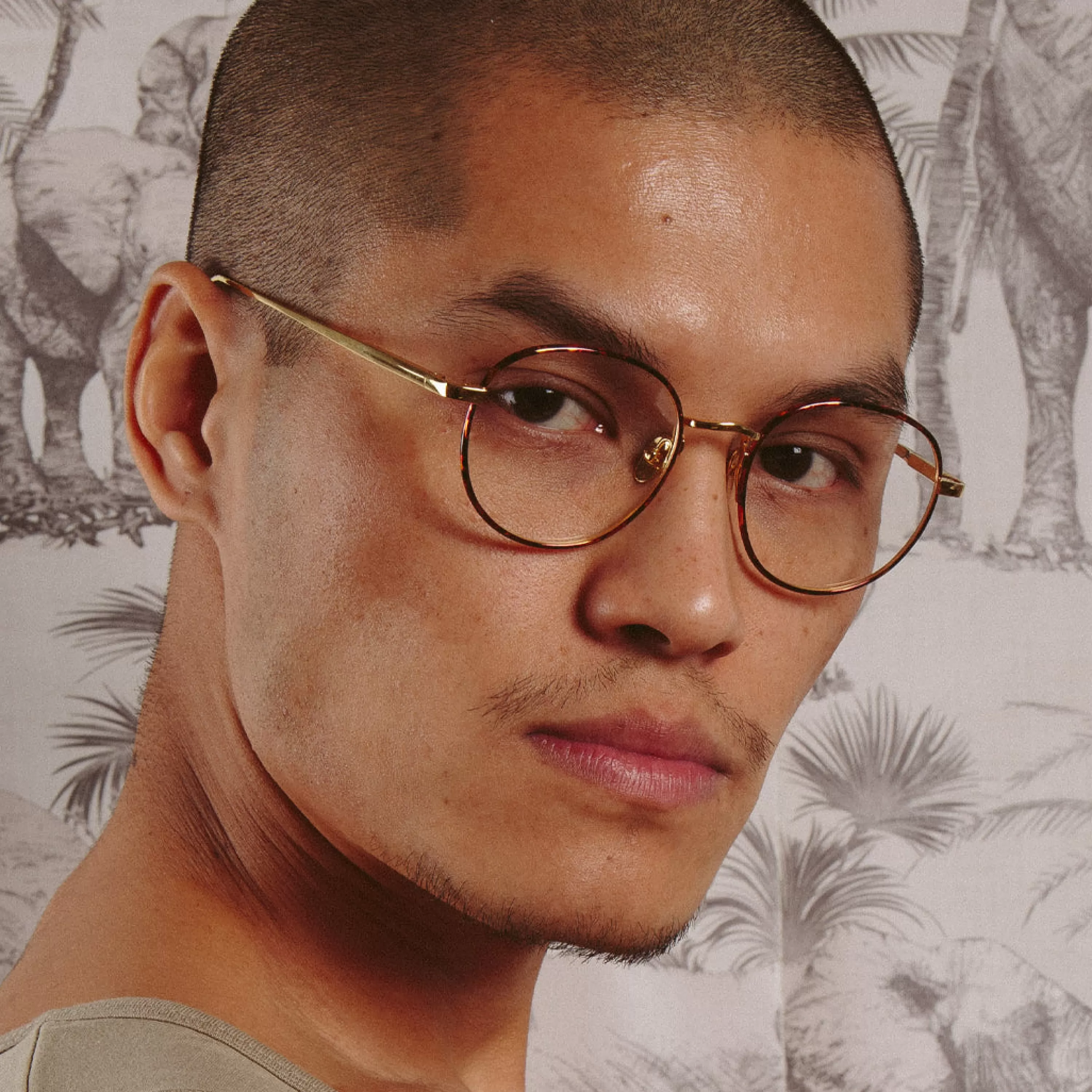 LINDA FARROW (U.K.) Anton Oval Optical Frame in Yellow Gold and Tortoiseshell
