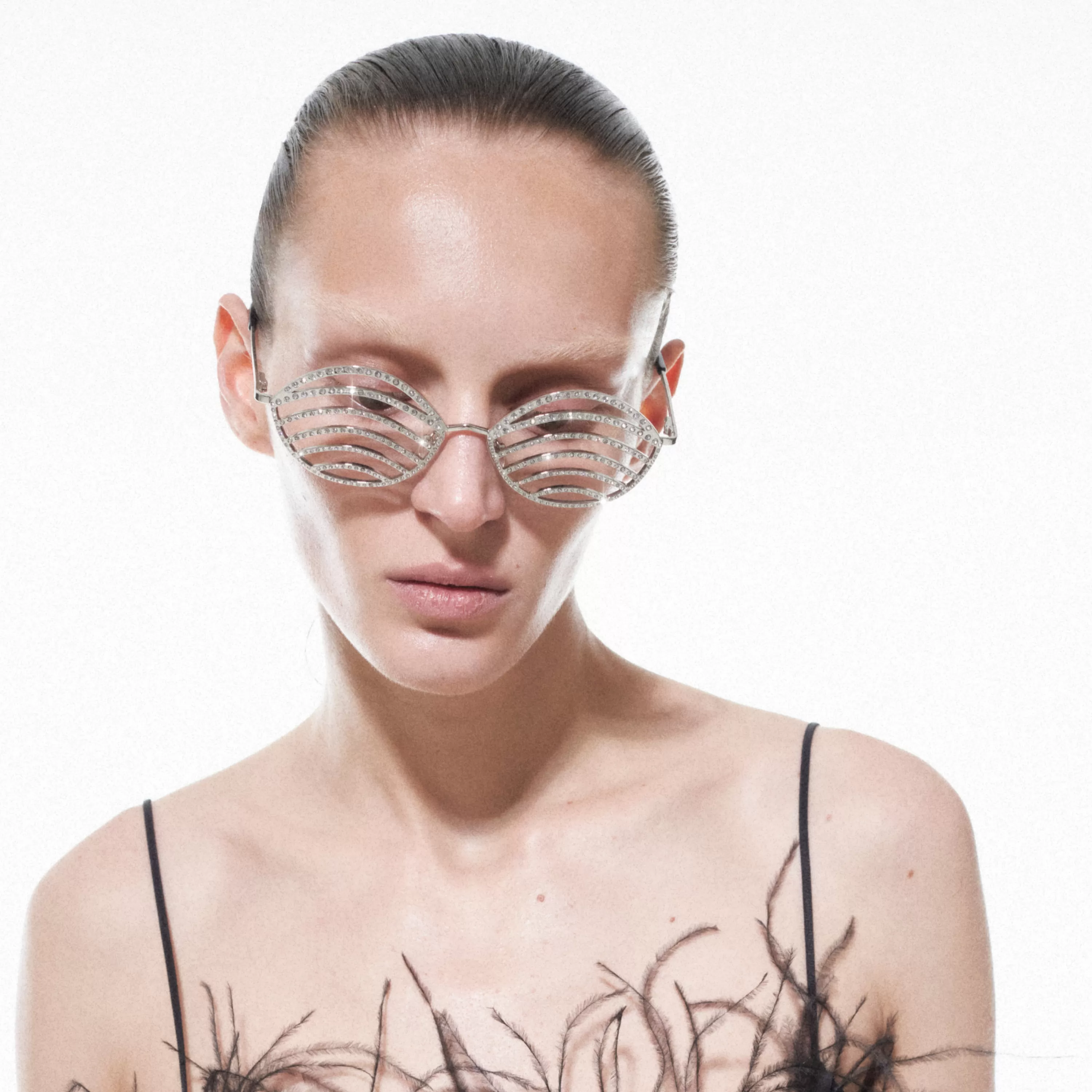 LINDA FARROW (U.K.) Party Goddess' Cat Eye Frame in Silver | NUE STUDIO x LINDA FARROW